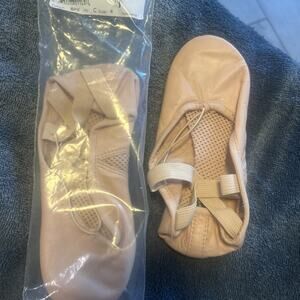 LEO'S BALLET SHOES Child SIZE Arabesque Leather Sz 4 C LS2005L Open Box New